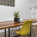 Trendy And Modern 2-Bedroom Apt In Bokaap