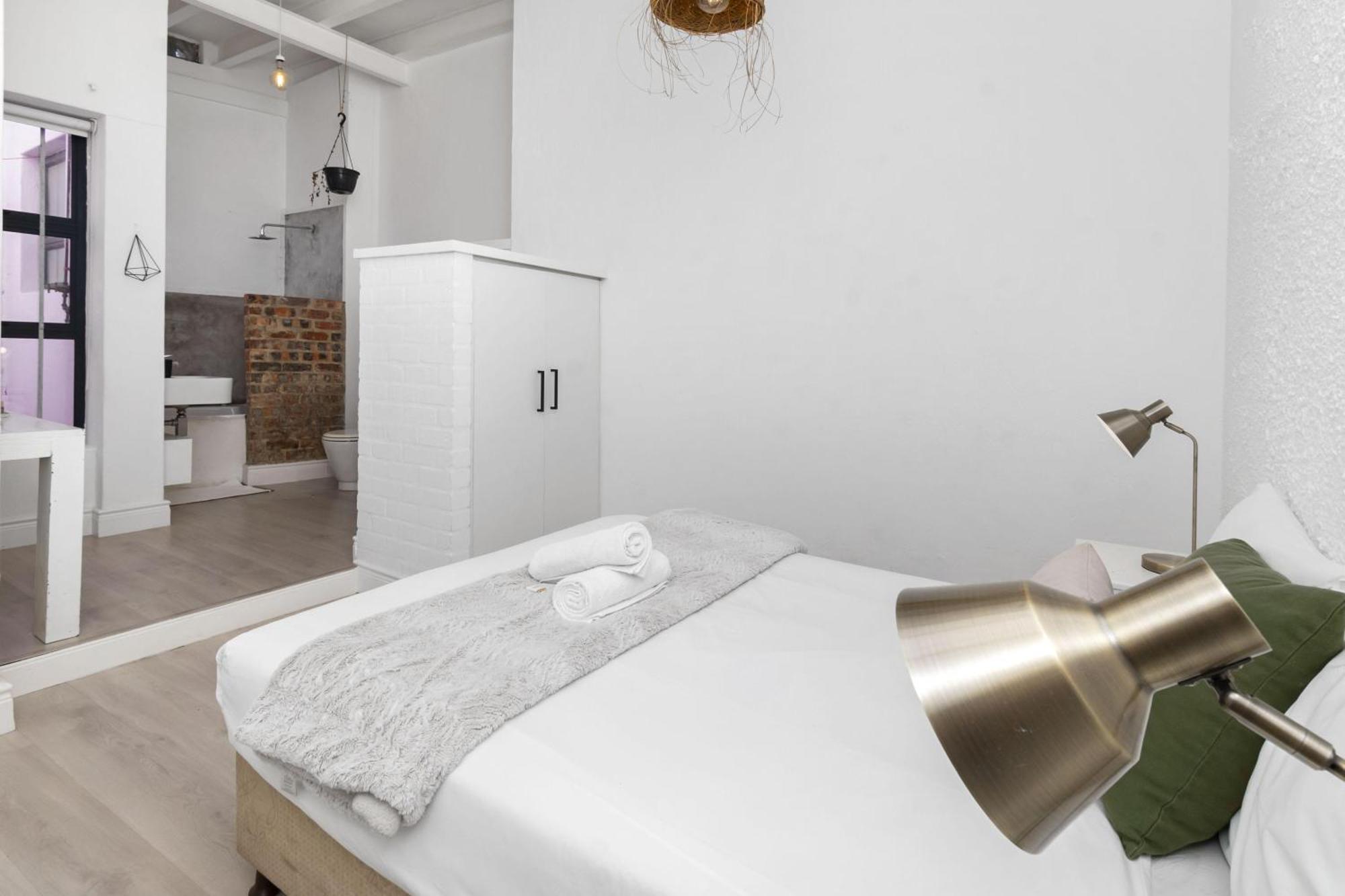 Trendy And Modern 2-bedroom In Bokaap Apartment