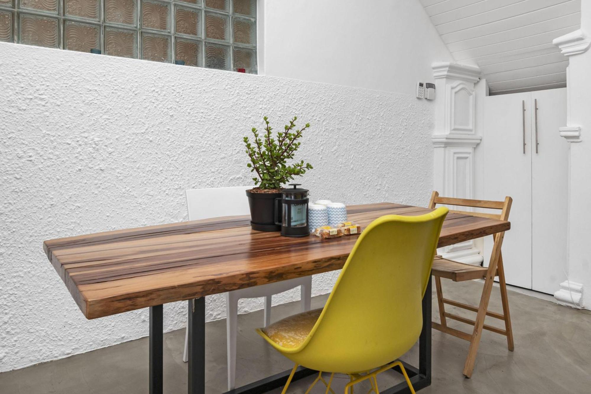Trendy And Modern 2-bedroom In Bokaap Cape Town